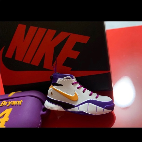 AirPod Case - Picture 2 of 8